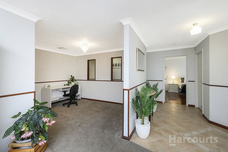 Photo - 5 Rye Grove, Hocking WA 6065 - Image 7