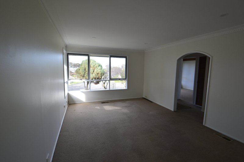 Photo - 5 Sabine Avenue, Dandenong North VIC 3175 - Image 2