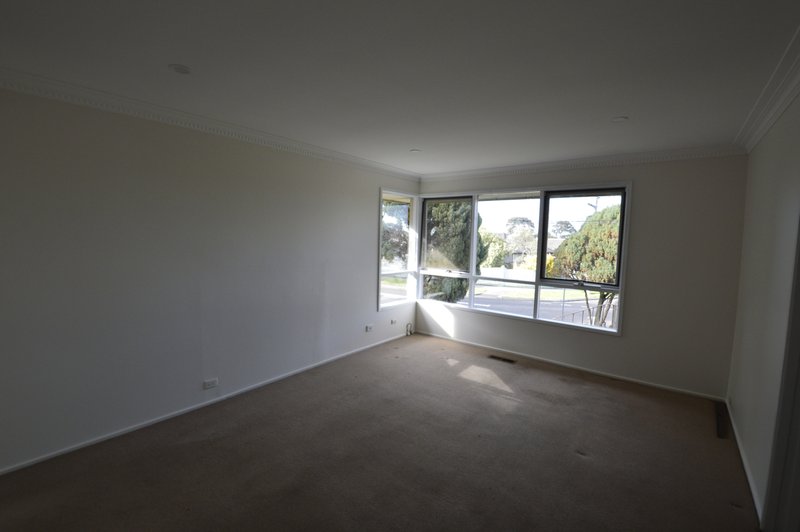 Photo - 5 Sabine Avenue, Dandenong North VIC 3175 - Image 3