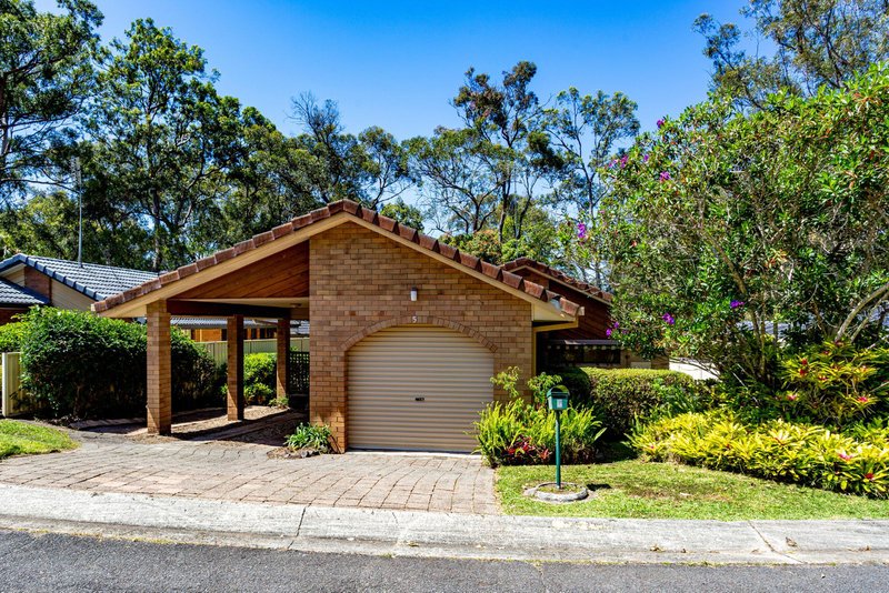 Photo - 5 Saint Andrews Glade, Robina QLD 4226 - Image 2