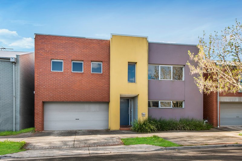 5 Salford Lane, Caroline Springs VIC 3023