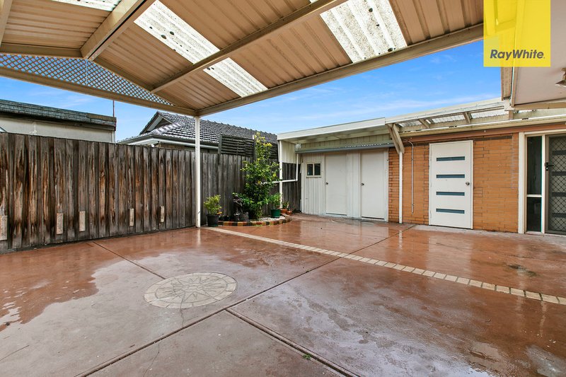 Photo - 5 Salvia Street, St Albans VIC 3021 - Image 7