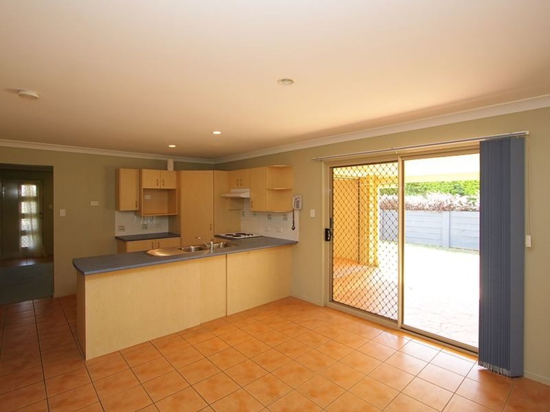 Photo - 5 Samia Court, Regents Park QLD 4118 - Image 8