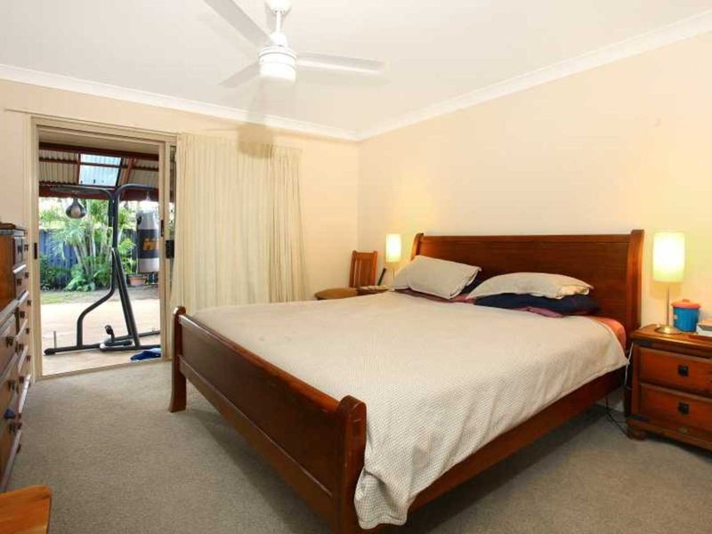 Photo - 5 Samoa Court, Pacific Pines QLD 4211 - Image 14