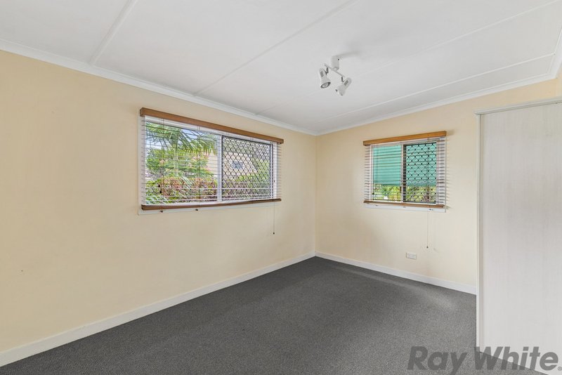 Photo - 5 Sampson Street, Deception Bay QLD 4508 - Image 11