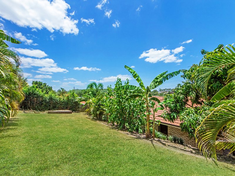 5 San Cristobal Place, Pacific Pines QLD 4211