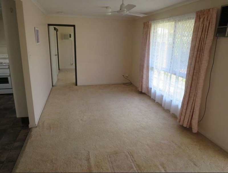 Photo - 5 Sandman Court, Deception Bay QLD 4508 - Image 4