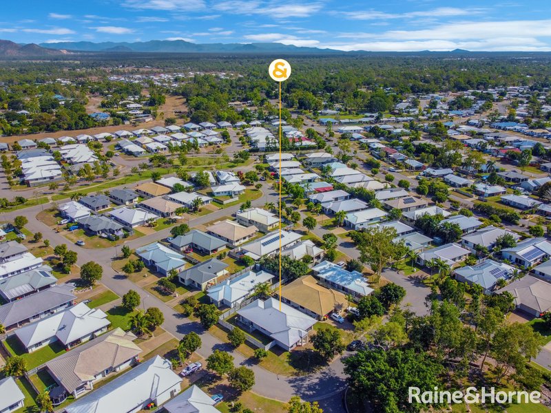 Photo - 5 Sandon Place, Kelso QLD 4815 - Image 12