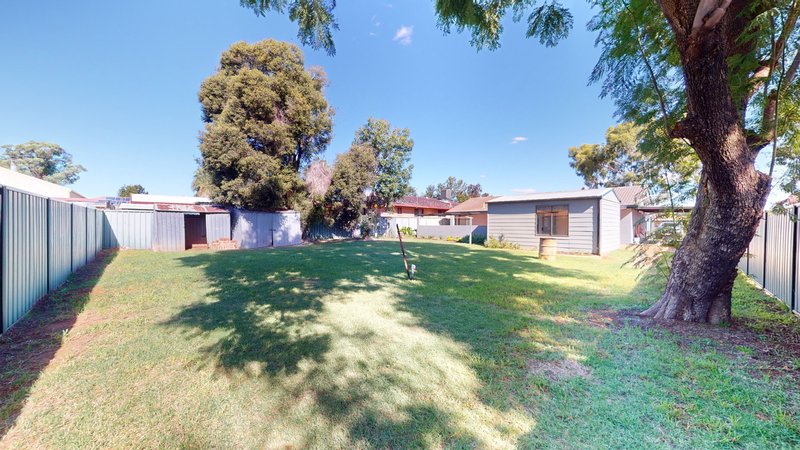 Photo - 5 Sandringham Place, Dubbo NSW 2830 - Image 11