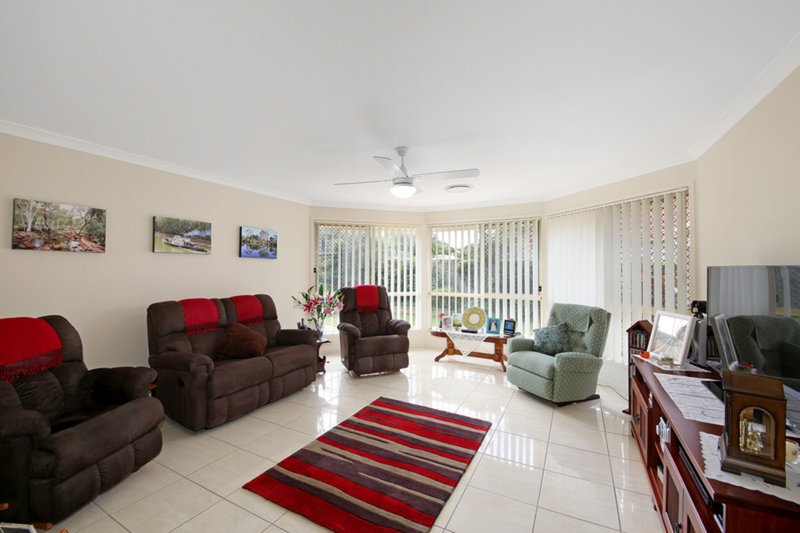 Photo - 5 Santa Ana Court, Beerwah QLD 4519 - Image 3