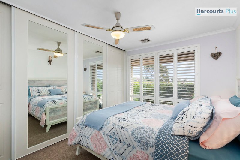 Photo - 5 Santana Court, Hallett Cove SA 5158 - Image 9