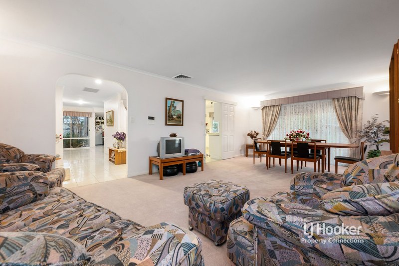 Photo - 5 Saraband Drive, Eatons Hill QLD 4037 - Image 7