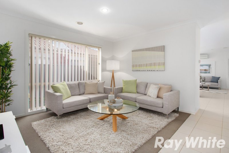 Photo - 5 Sarton Link, Pakenham VIC 3810 - Image 4