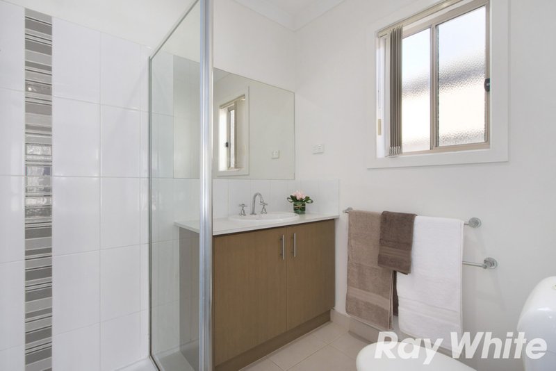 Photo - 5 Sarton Link, Pakenham VIC 3810 - Image 10