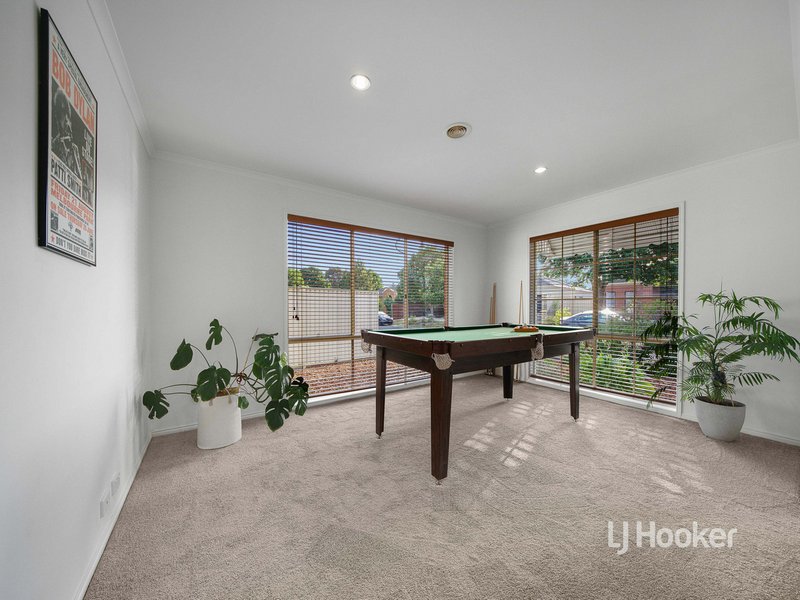 Photo - 5 Sassari Court, Point Cook VIC 3030 - Image 5