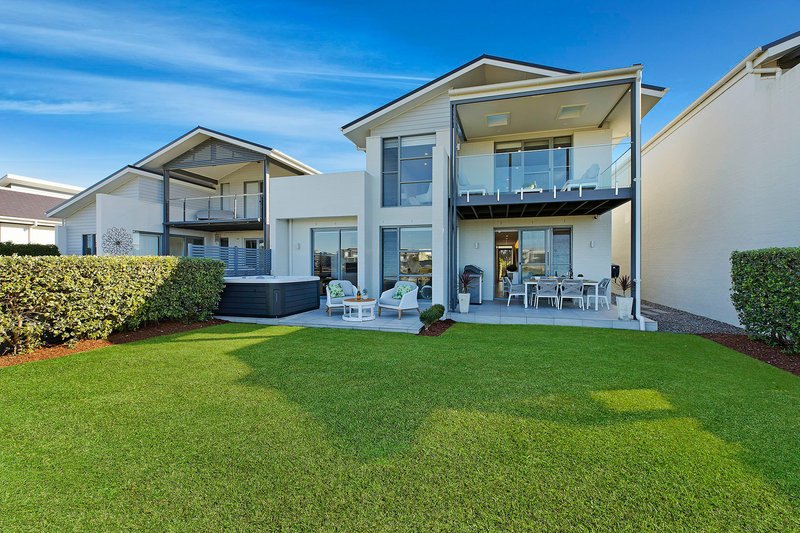 Photo - 5 Sawgrass Crescent, Magenta NSW 2261 - Image 2