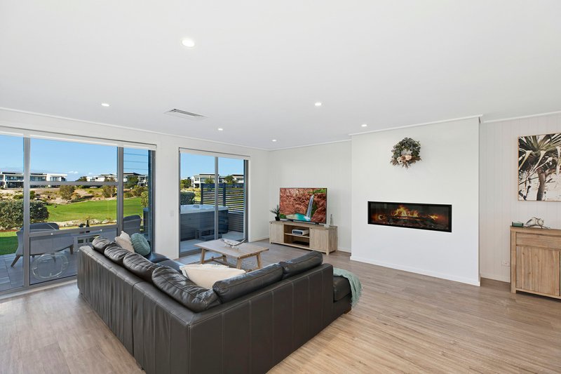 Photo - 5 Sawgrass Crescent, Magenta NSW 2261 - Image 10