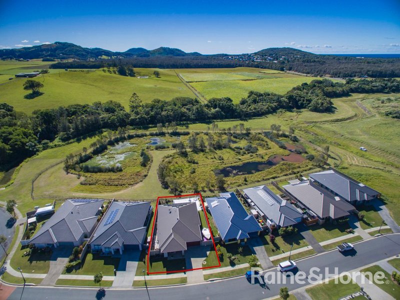 Photo - 5 Sawtell Circuit, Pottsville NSW 2489 - Image 2