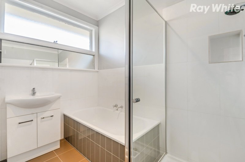Photo - 5 Saxon Avenue, Wantirna VIC 3152 - Image 5