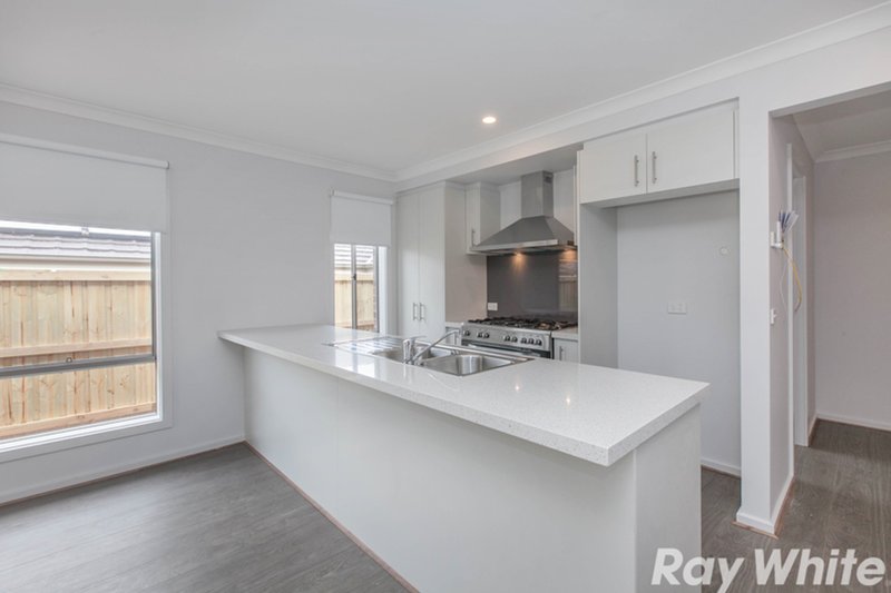 Photo - 5 Scotchmer Crescent, Mernda VIC 3754 - Image 2