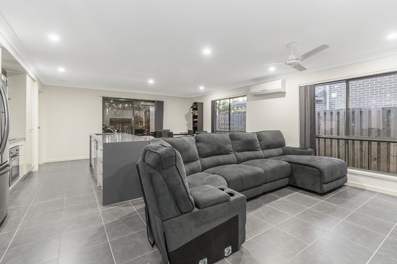 Photo - 5 Seabank Court, Coomera QLD 4209 - Image 10