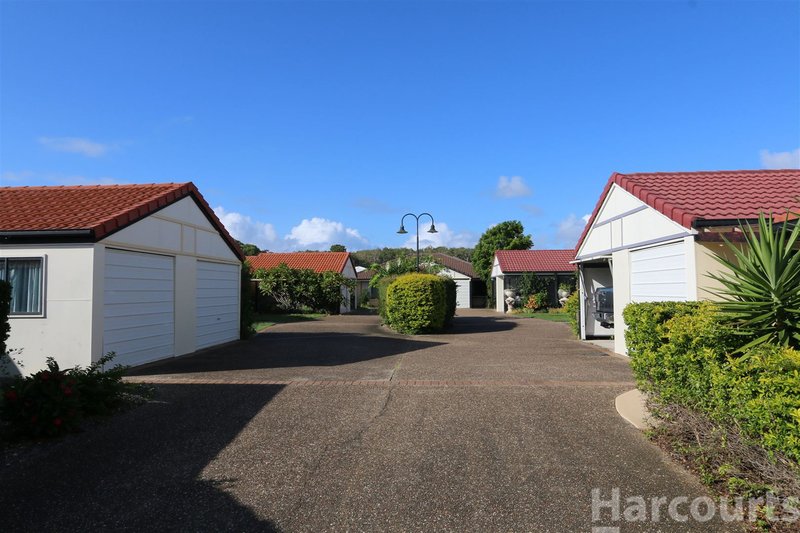 Photo - 5 Seabreeze Crt , Sandstone Point QLD 4511 - Image 1