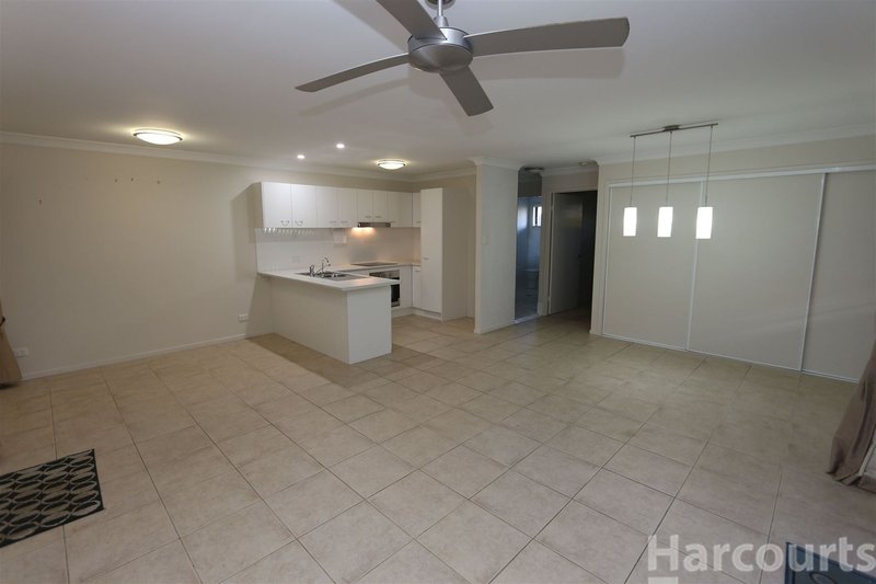 Photo - 5 Seabreeze Crt , Sandstone Point QLD 4511 - Image 11