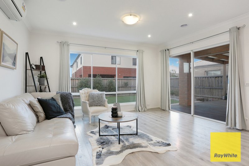 Photo - 5 Seacoast Street, Point Cook VIC 3030 - Image 6