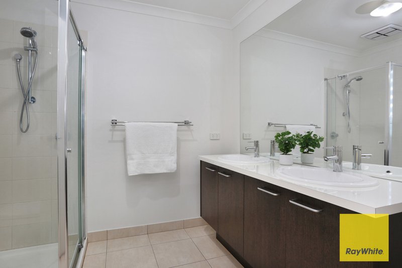 Photo - 5 Seacoast Street, Point Cook VIC 3030 - Image 10