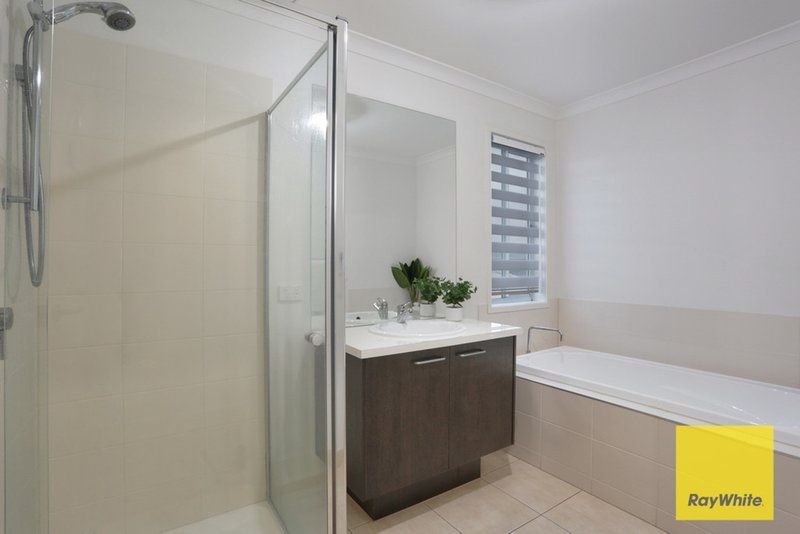 Photo - 5 Seacoast Street, Point Cook VIC 3030 - Image 11