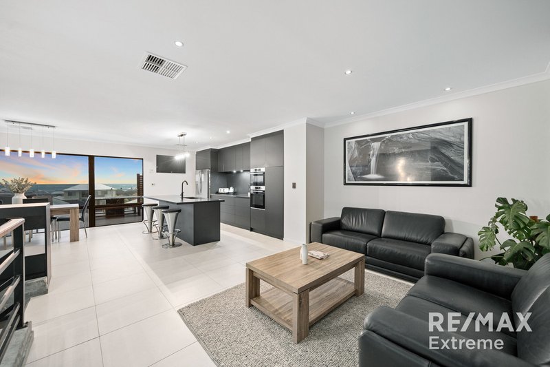 Photo - 5 Seafarer Way, Jindalee WA 6036 - Image 9