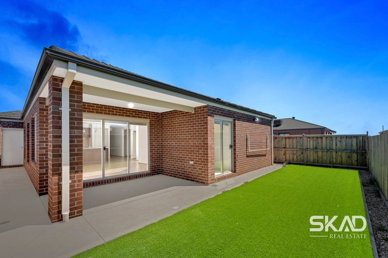 Photo - 5 Sedate Drive, Rockbank VIC 3335 - Image 15