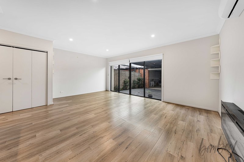 Photo - 5 Selma Walk, Donnybrook VIC 3064 - Image 4