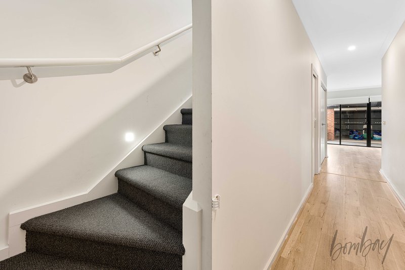 Photo - 5 Selma Walk, Donnybrook VIC 3064 - Image 5