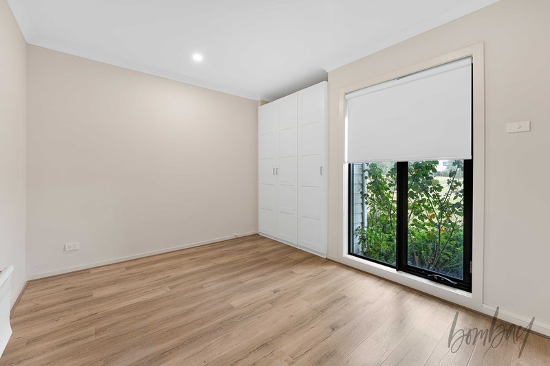 Photo - 5 Selma Walk, Donnybrook VIC 3064 - Image 7