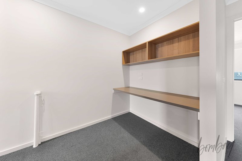 Photo - 5 Selma Walk, Donnybrook VIC 3064 - Image 9