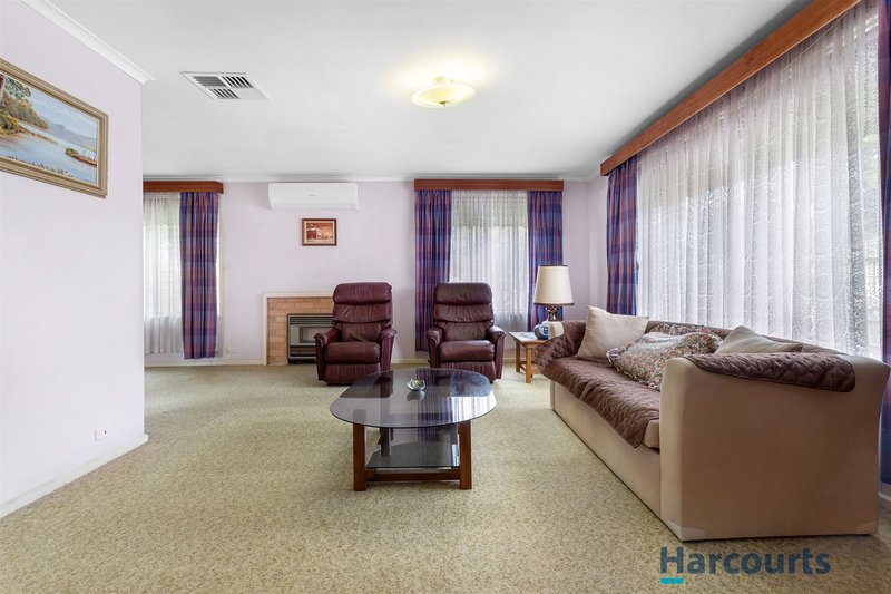 Photo - 5 Serica Place, Wheelers Hill VIC 3150 - Image 2