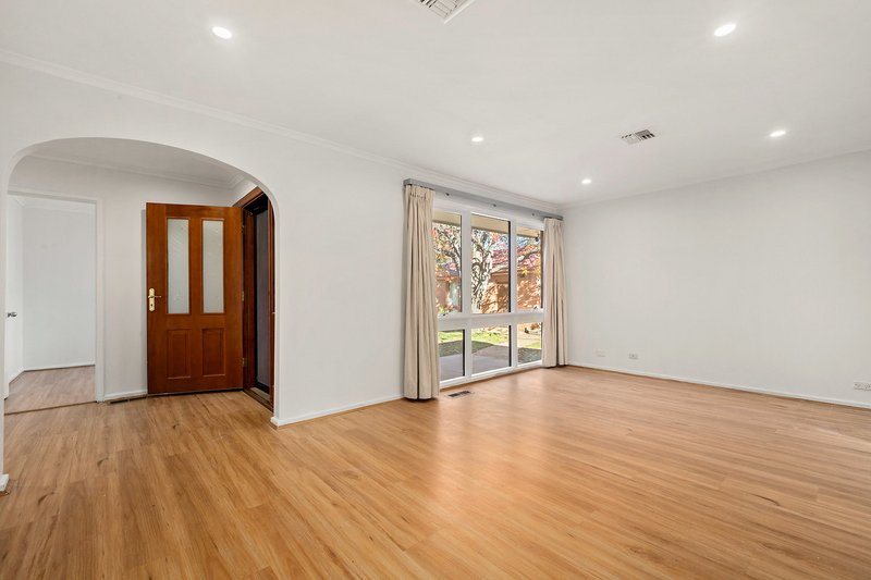 Photo - 5 Sewell Place, Macgregor ACT 2615 - Image 6