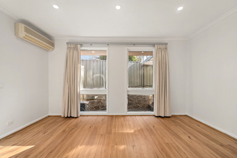 Photo - 5 Sewell Place, Macgregor ACT 2615 - Image 7