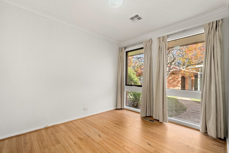 Photo - 5 Sewell Place, Macgregor ACT 2615 - Image 16