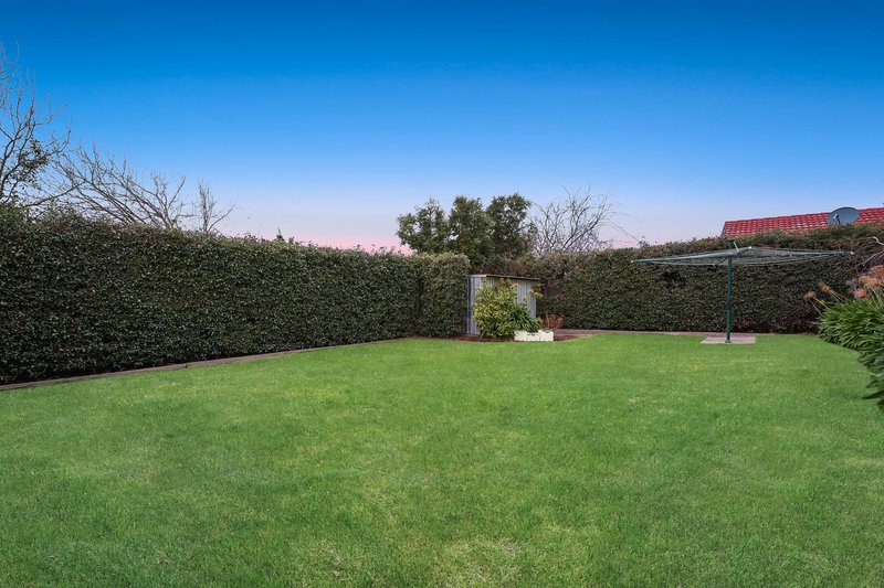 Photo - 5 Shamrock Close, Narre Warren South VIC 3805 - Image 13