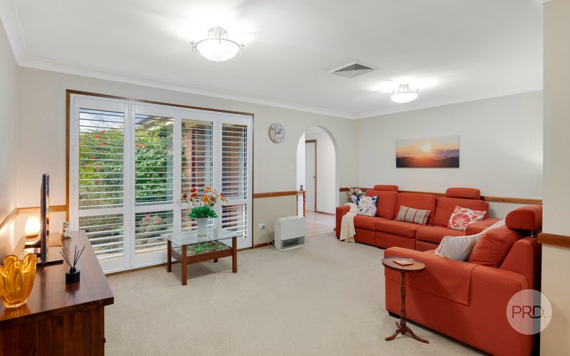 Photo - 5 Shandlin Place, South Penrith NSW 2750 - Image 2