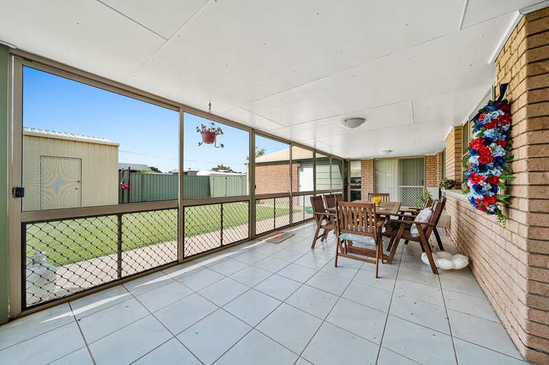 Photo - 5 Sharlyn Crescent, Emerald QLD 4720 - Image 13