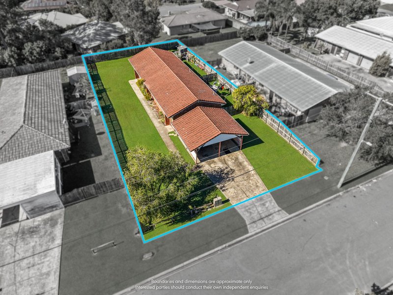 Photo - 5 Sharon Court, Morayfield QLD 4506 - Image 3