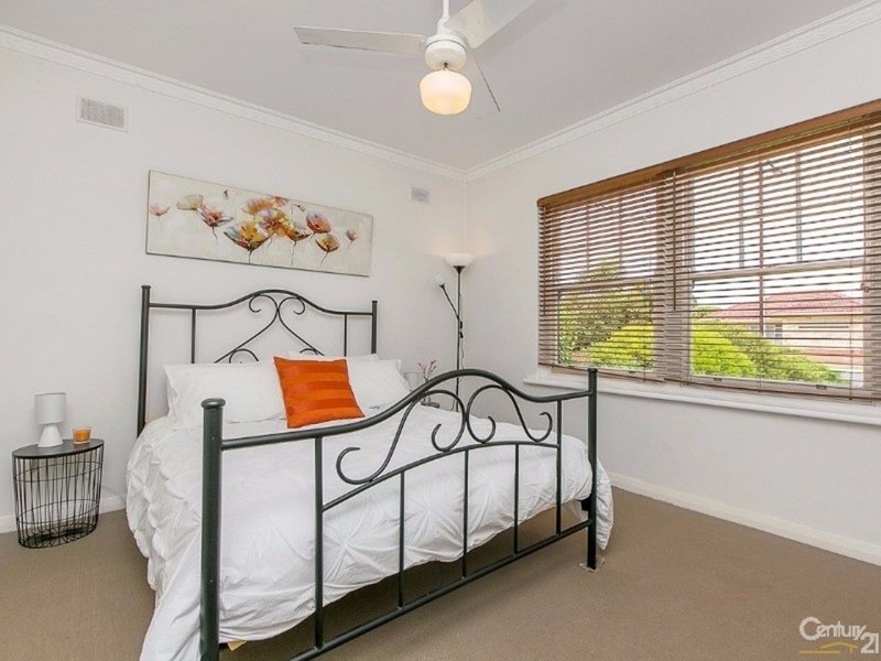 Photo - 5 Sharpes Avenue, Fulham Gardens SA 5024 - Image 7