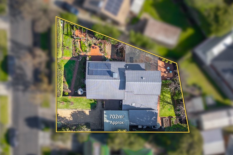 Photo - 5 Shaw Court, Sunbury VIC 3429 - Image 2