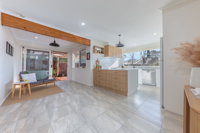 Photo - 5 Shaw Court, Sunbury VIC 3429 - Image 3