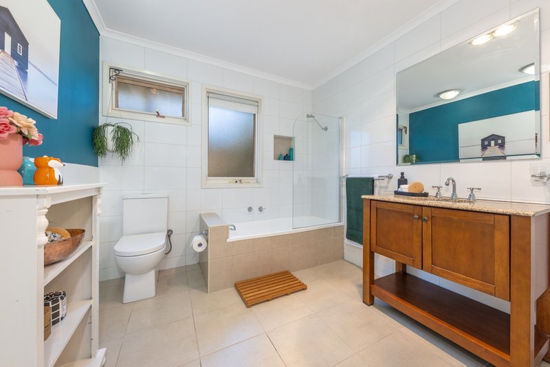 Photo - 5 Shaw Court, Sunbury VIC 3429 - Image 13