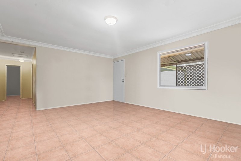 Photo - 5 Sheehan Street, Kallangur QLD 4503 - Image 3