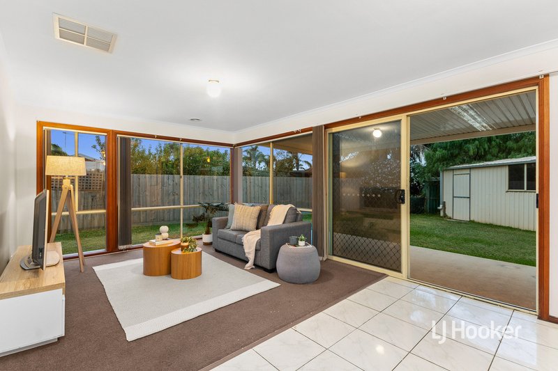 Photo - 5 Shelley Place, Hoppers Crossing VIC 3029 - Image 7